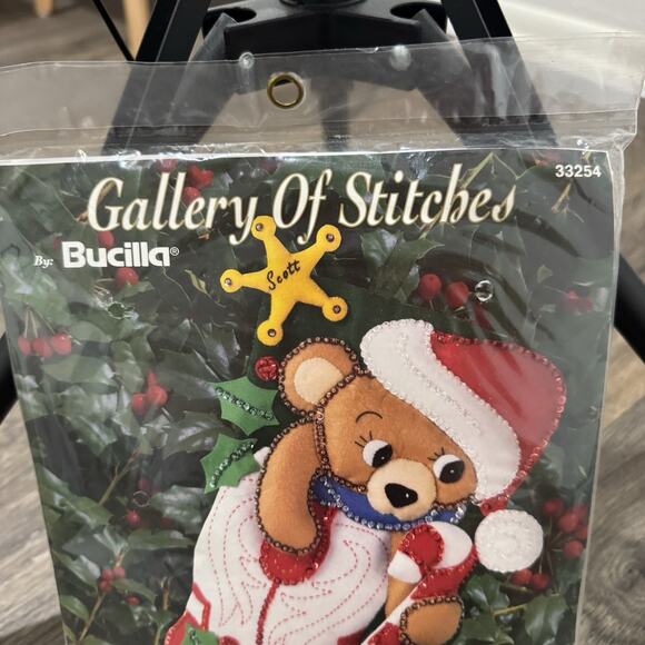 VINTAGE SEALED IN PACKAGE BUCILLA 33254 WILD WEST SANTA BEAR - Picture 2 of 6